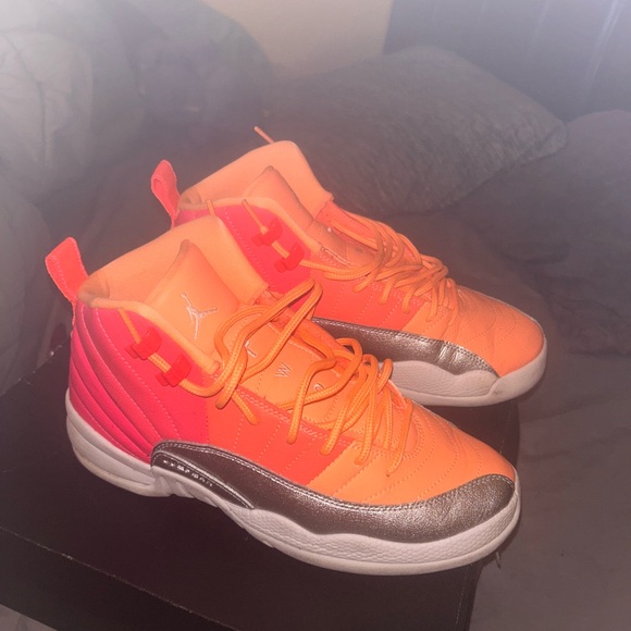 Limited edition girls Jordans - Picture 4 of 4